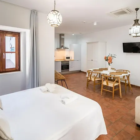 Apartament La Jⲟya De Patios - Turisticos