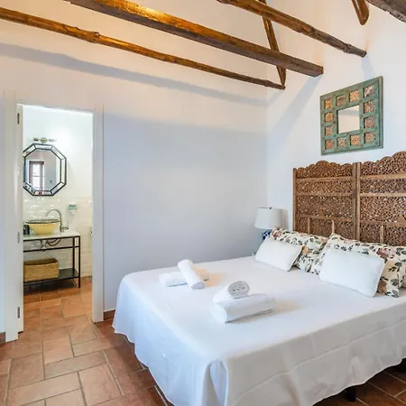 Apartament La Jⲟya De Patios - Turisticos