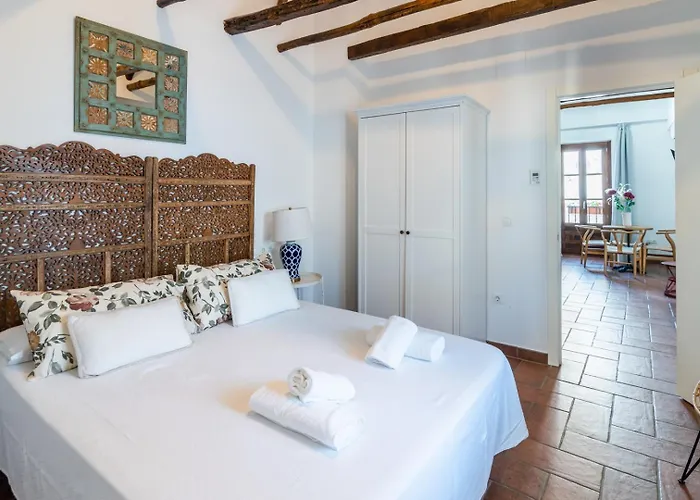 La Jⲟya De Patios - Turisticos