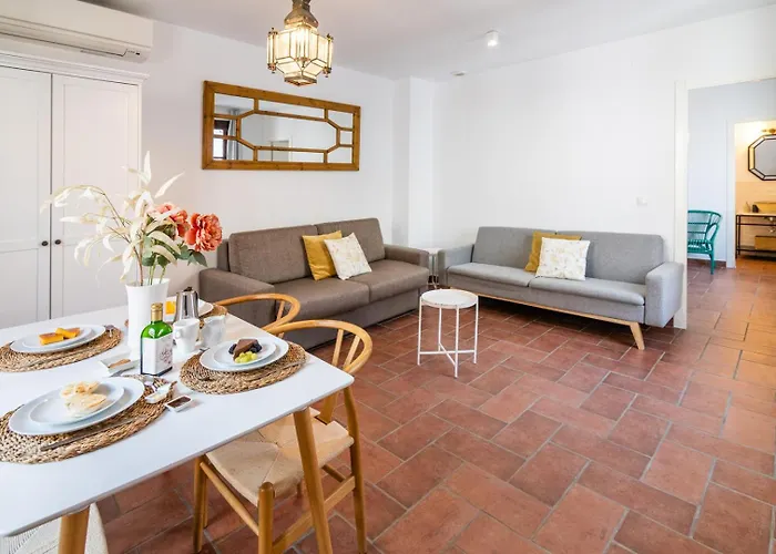 La Jⲟya De Patios - Turisticos Apartment *