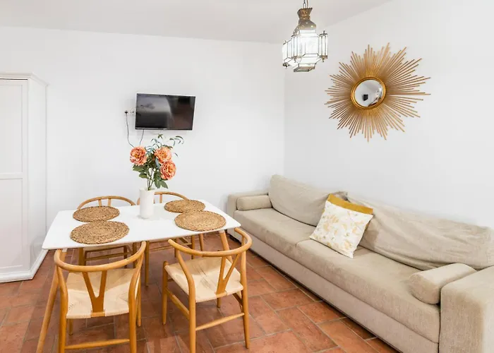 La Jⲟya De Patios - Turisticos Apartment *