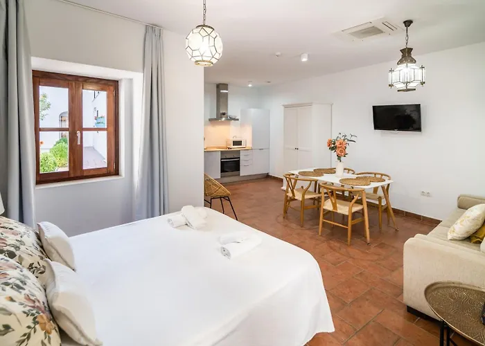 Apartamento La Jⲟya De Patios - Turísticos